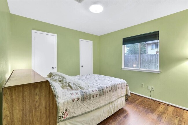 Building Photo - 7310 Echo Pines Dr