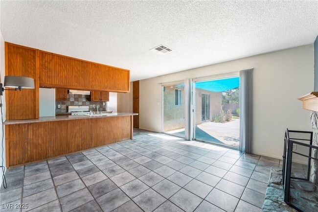 Building Photo - 1713 Neptune Dr