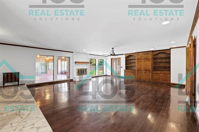 Building Photo - AMAZING FIND IN MWC