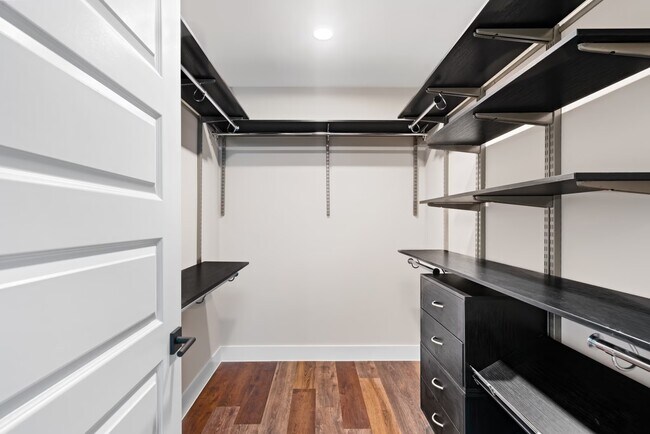 Building Photo - Your New High-End Retreat – Enjoy 1 Month ...