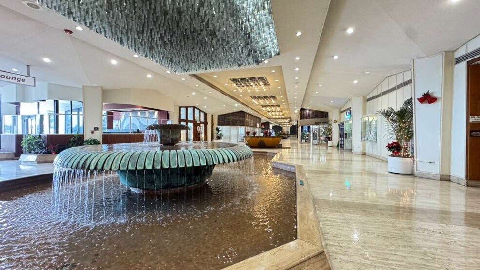 Building Photo - 825 Brickell Bay Dr