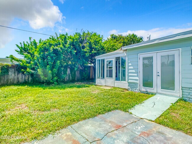 Building Photo - 152 Ponce De Leon Dr