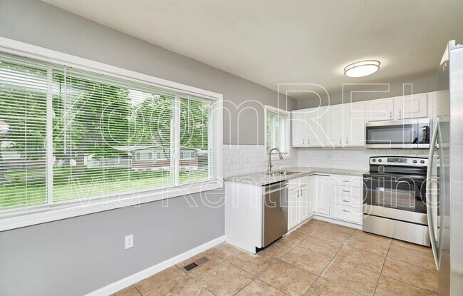 Building Photo - 2700 Steeplechase Ln