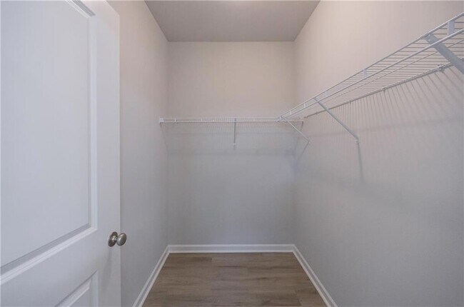 Building Photo - 931 Park Pl St