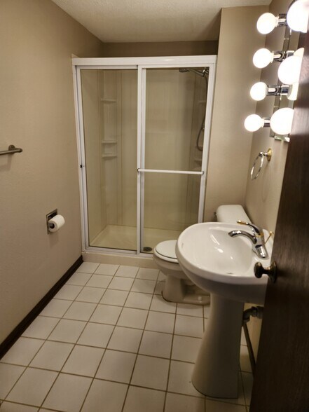 Building Photo - 10323 Balsam Ln