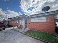 Building Photo - 4222 Wipprecht St