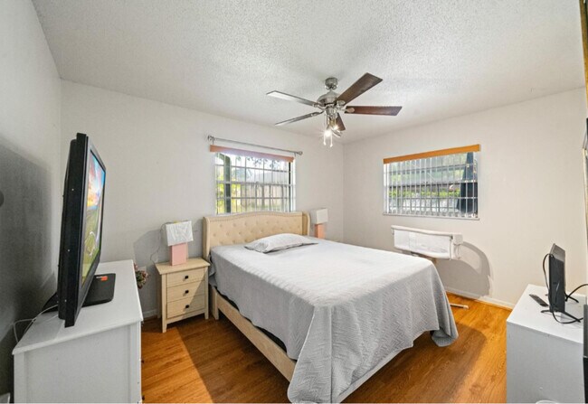 Building Photo - 514 Spring Oaks Blvd