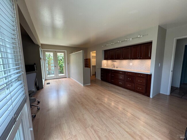 Building Photo - 21 Portofino Rd