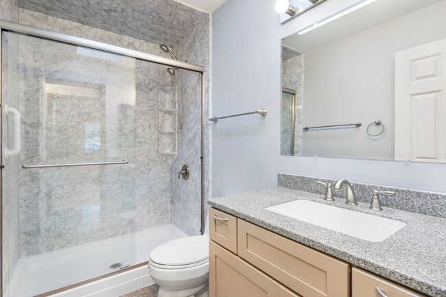 Building Photo - Immaculately maintained rambler in Sammamish with huge yard!!