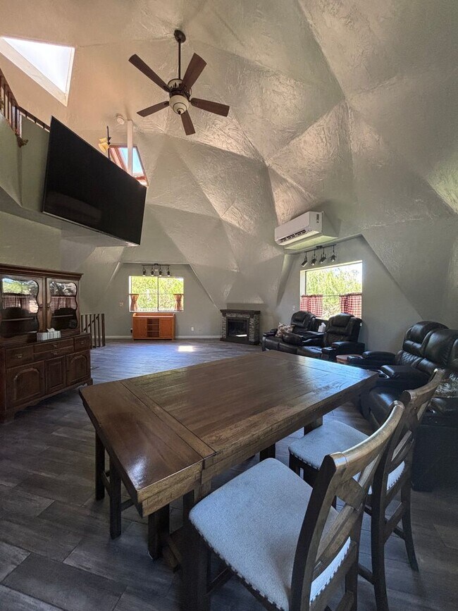 Building Photo - 4-BEDROOM 3-Bathroom FURNISHED Peaceful Country Living