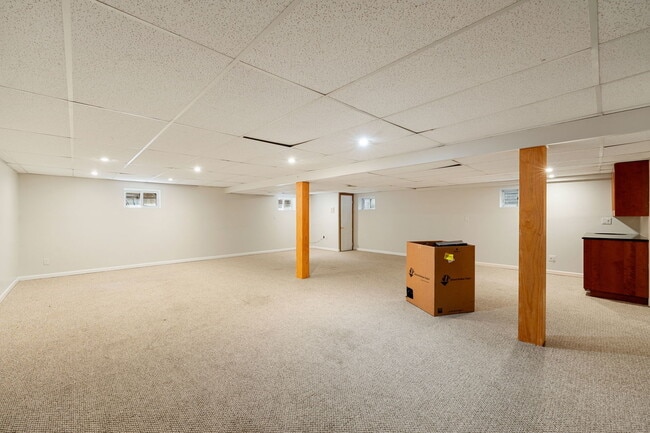 Building Photo - 1526 Carrol Ct