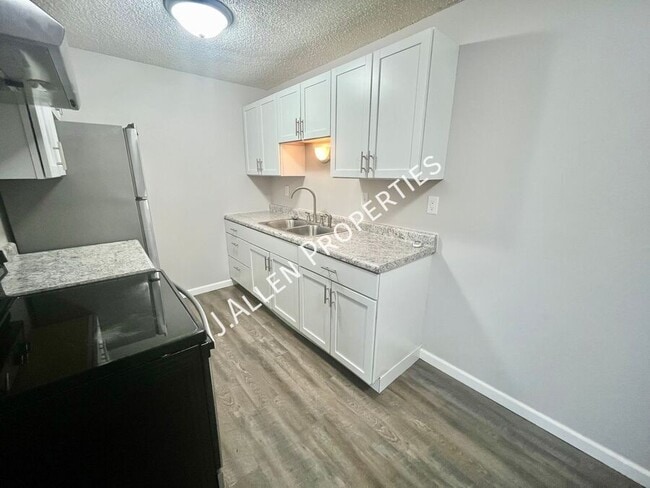 Building Photo - 1806 Parker Cir