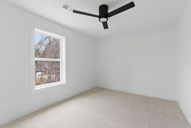 Building Photo - Brand New Home in Old Hickory - Golf Course Views - Pet Friendly
