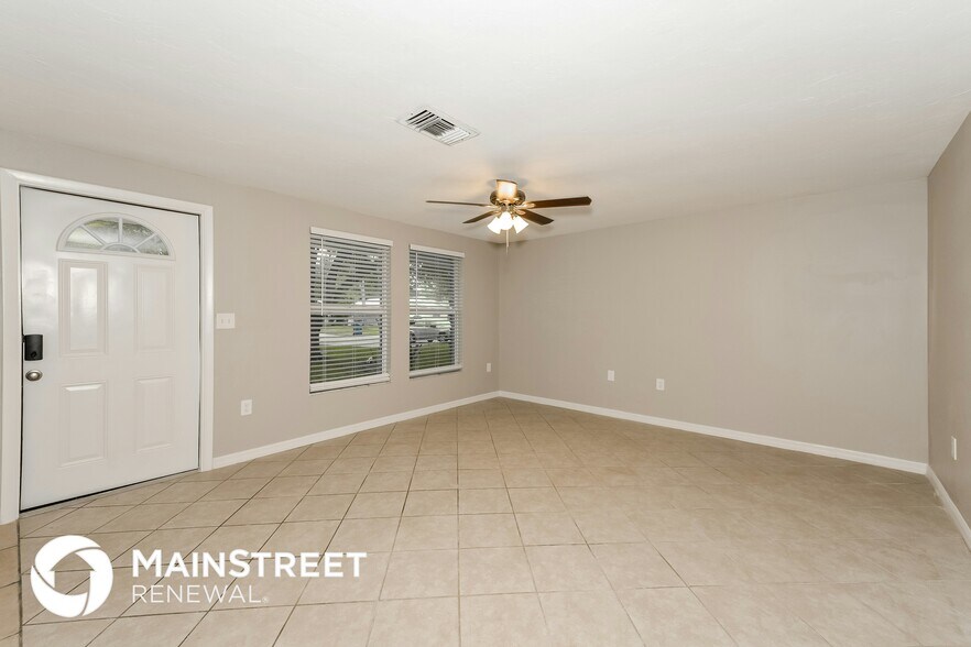 Building Photo - 5432 Kensington St