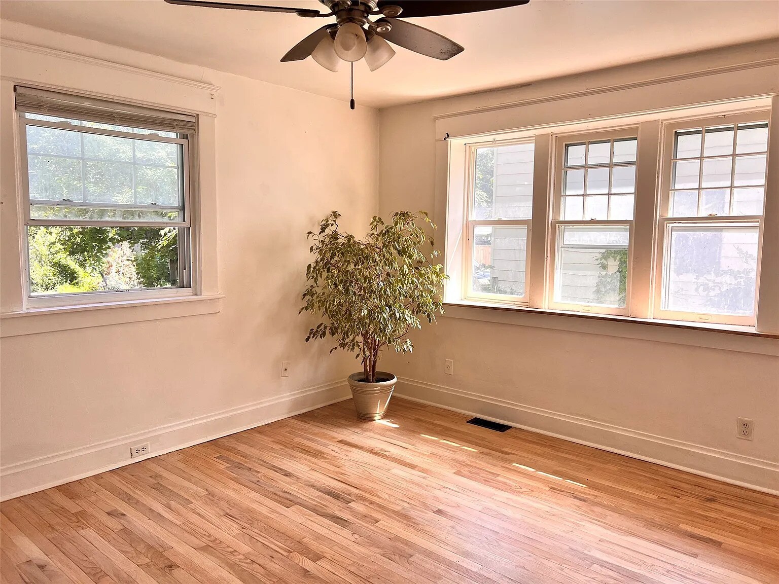 Building Photo - 1171 21st St