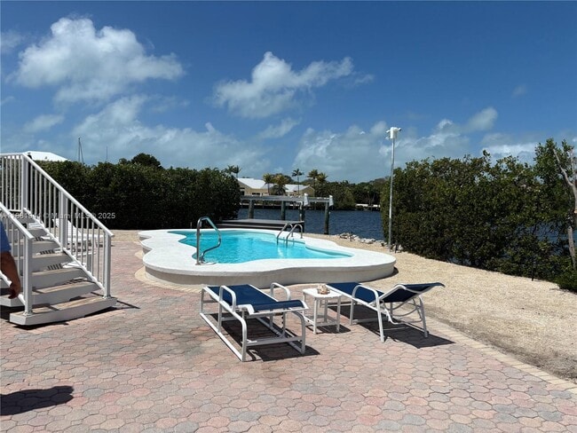 Building Photo - 7760 Aviation Blvd