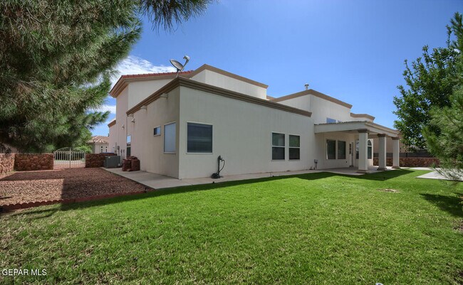 Building Photo - 6030 Laguna Vista Dr