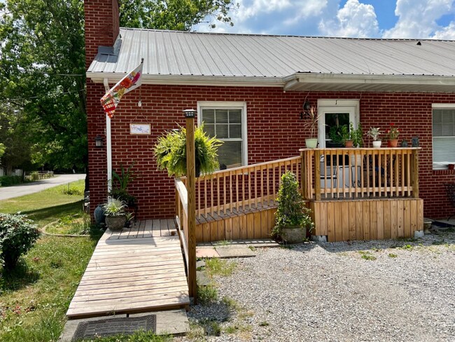 Building Photo - 308 Shawanee Rd