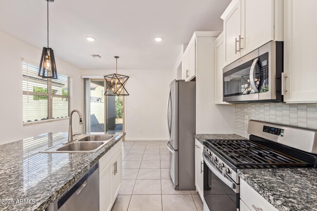 Building Photo - 40354 W Sunland Dr
