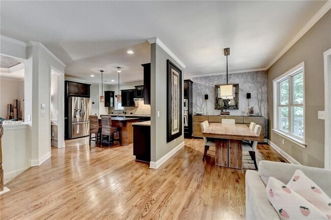 Building Photo - 11034 Estates Cir