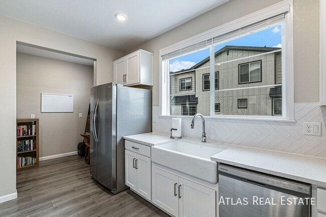 Building Photo - 1536 Castle Creek Cir