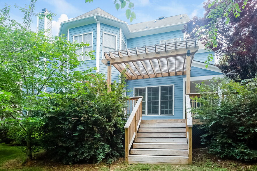 Building Photo - 7626 Garnkirk Dr