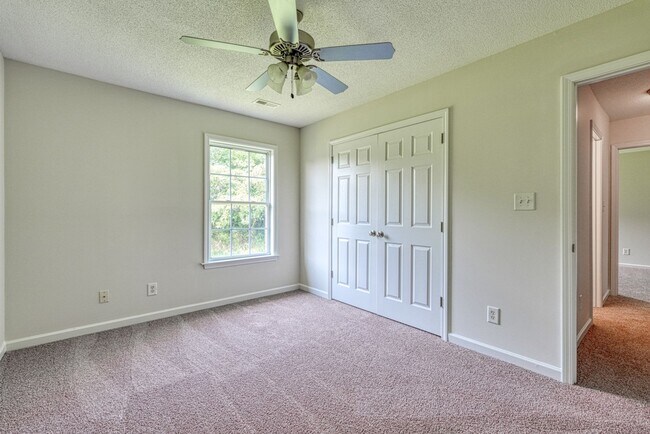 Building Photo - 567 Seays Crest Dr