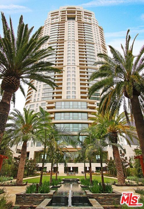 Building Photo - 1 W Century Dr