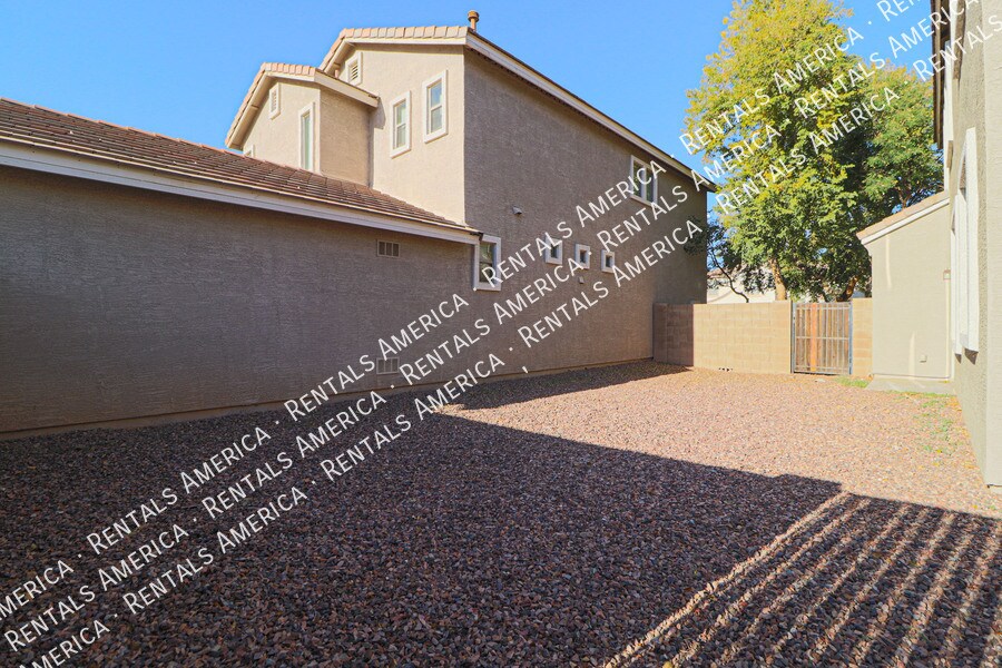 Building Photo - 2715 S Cupertino Dr