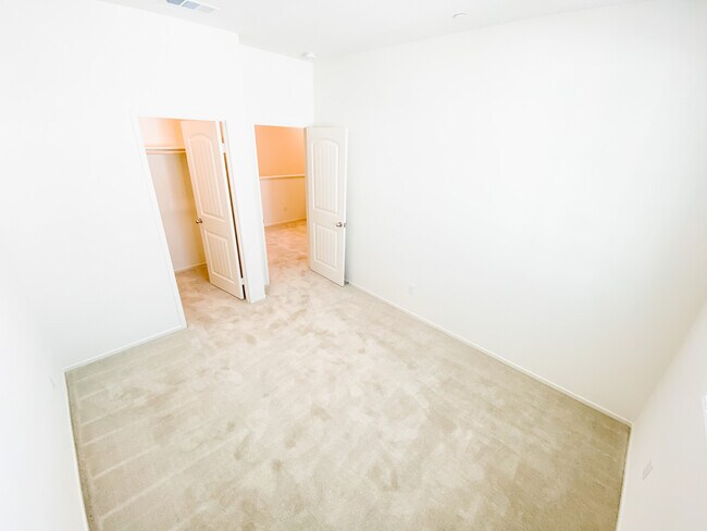 Building Photo - 27423 Georgetown Dr