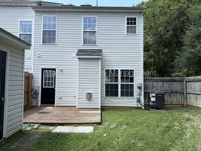 Building Photo - 2709 Church View Ln