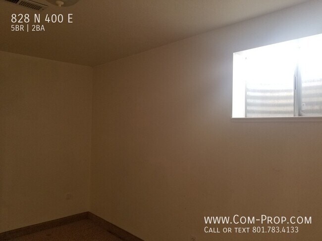 Building Photo - 828 400 E