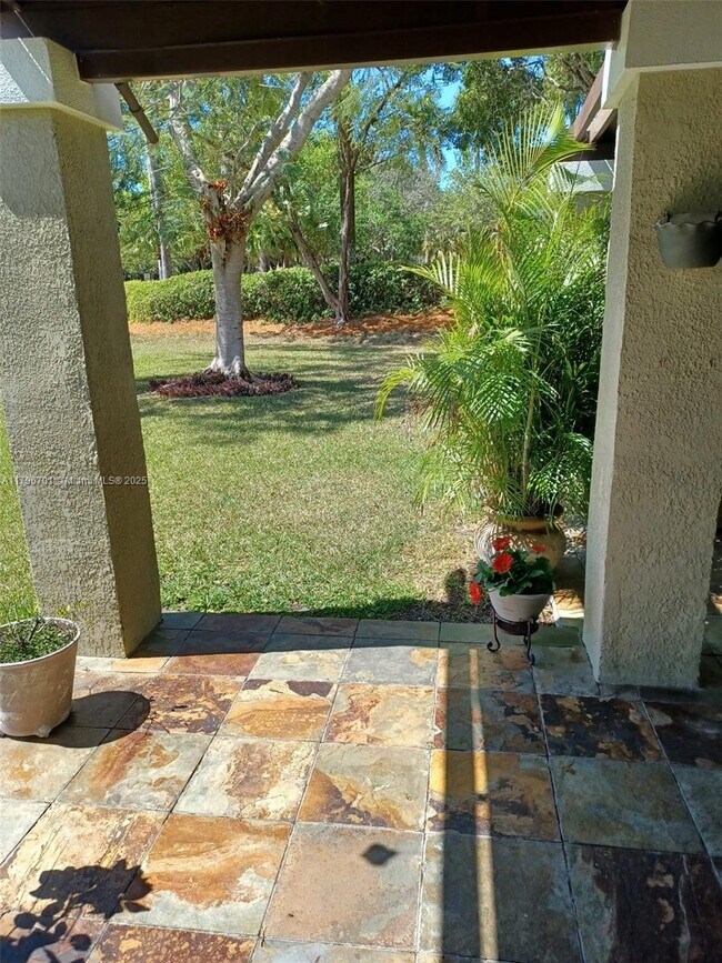 Building Photo - 4000 Pine Ridge Ln