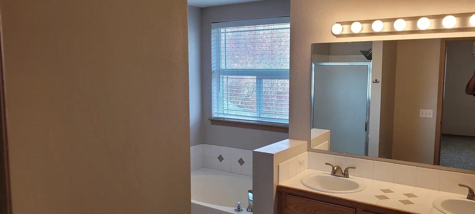 Building Photo - 16902 118th Avenue Ct E