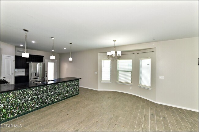 Building Photo - 541 Paseo Modesto Dr