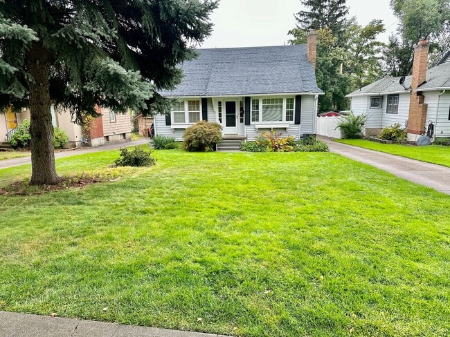 Primary Photo - Charming Downriver Home