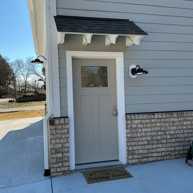 Building Photo - Perfect 1 Bedroom Fully Finished Apartment