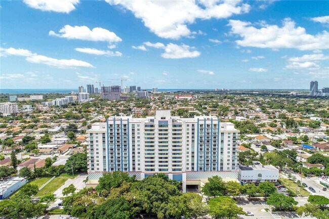 Building Photo - 3000 Coral Wy