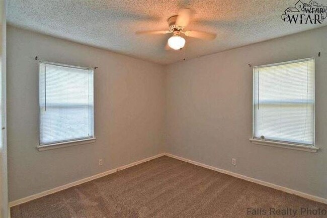 Building Photo - 1426 Harris Ln