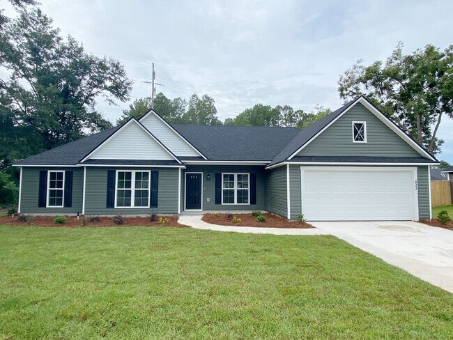 Primary Photo - 4 bedrooms, 2 baths in Hahira/North Lownde...