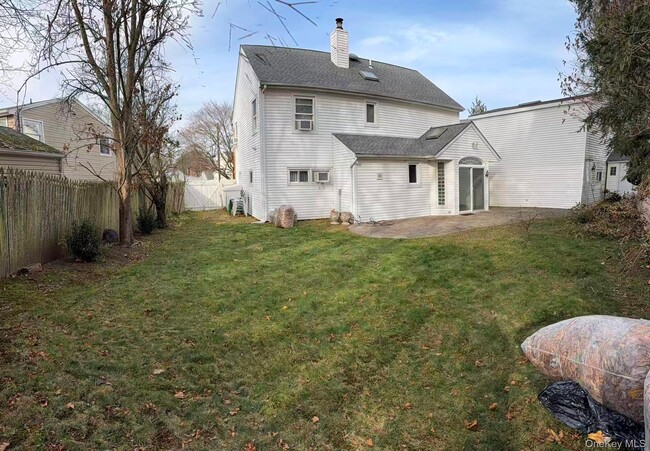 Building Photo - 10 The Spur