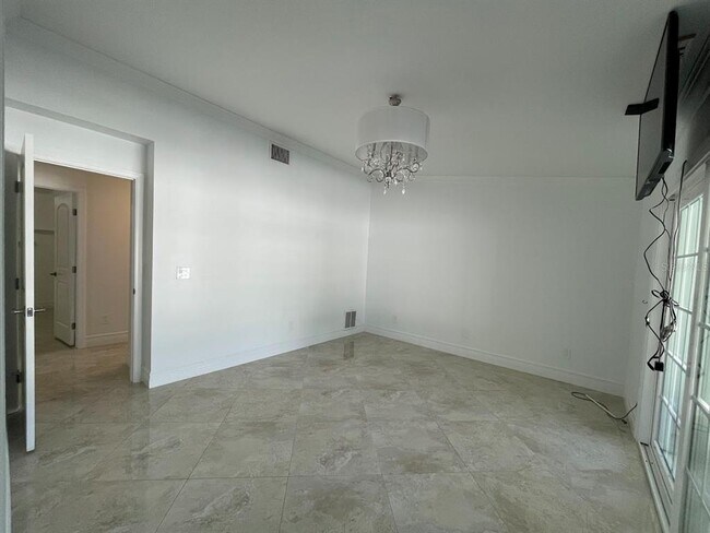 Building Photo - 3268 Buckhorn Dr