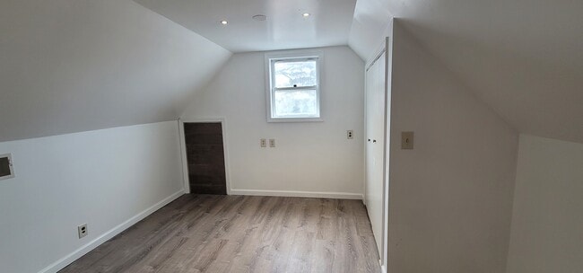 Building Photo - 16 Ayer Pl