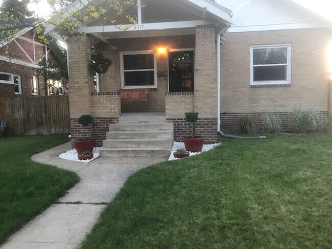 Building Photo - Large Backyard North of City Park in Denver