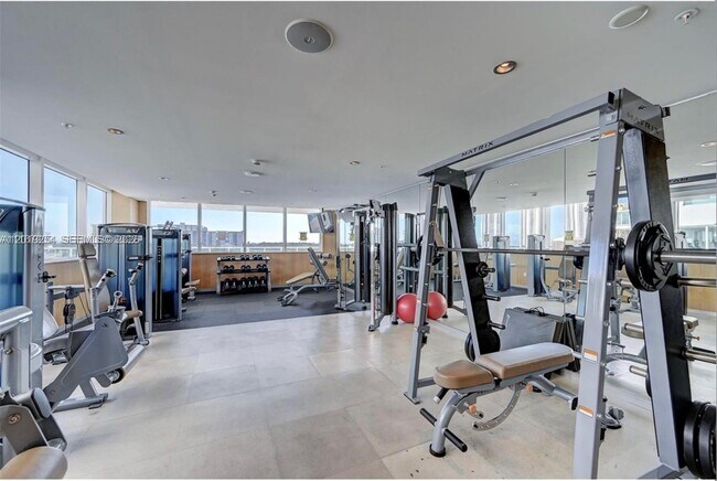 Building Photo - 400 Sunny Isles Blvd