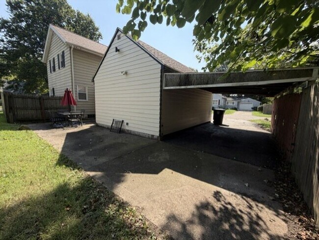 Building Photo - 754 Hayden Ave