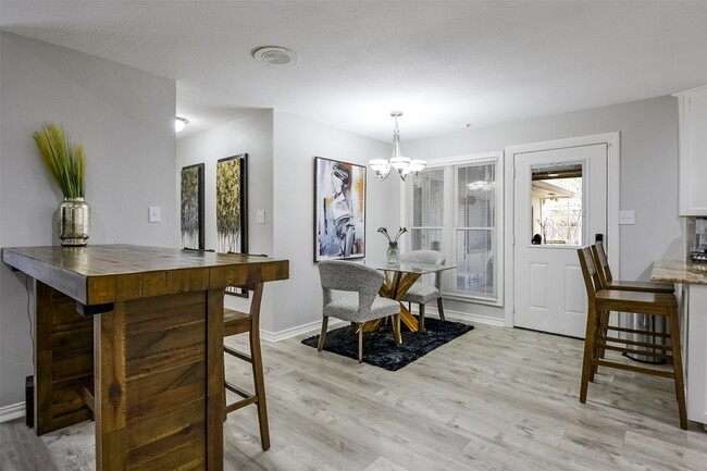 Building Photo - 3719 Danbury Dr