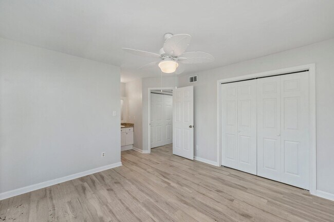 Building Photo - 200 White St