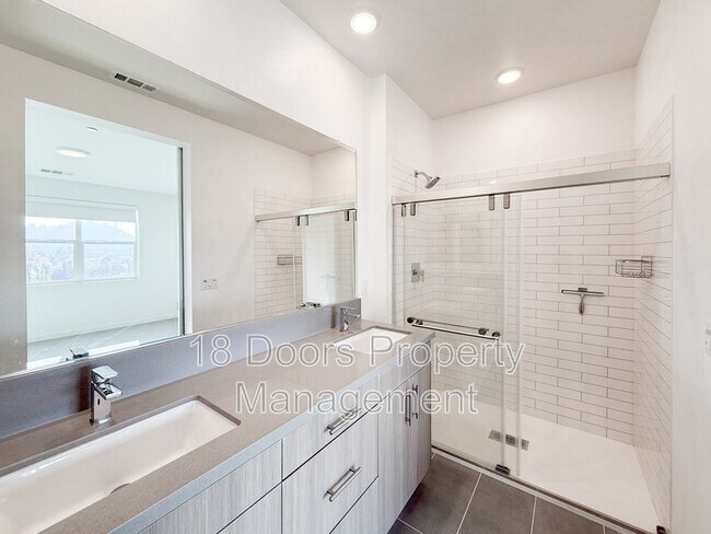 Building Photo - 10482 San Diego Mission Rd