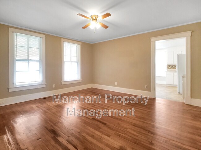 Building Photo - 522 Perry Ave